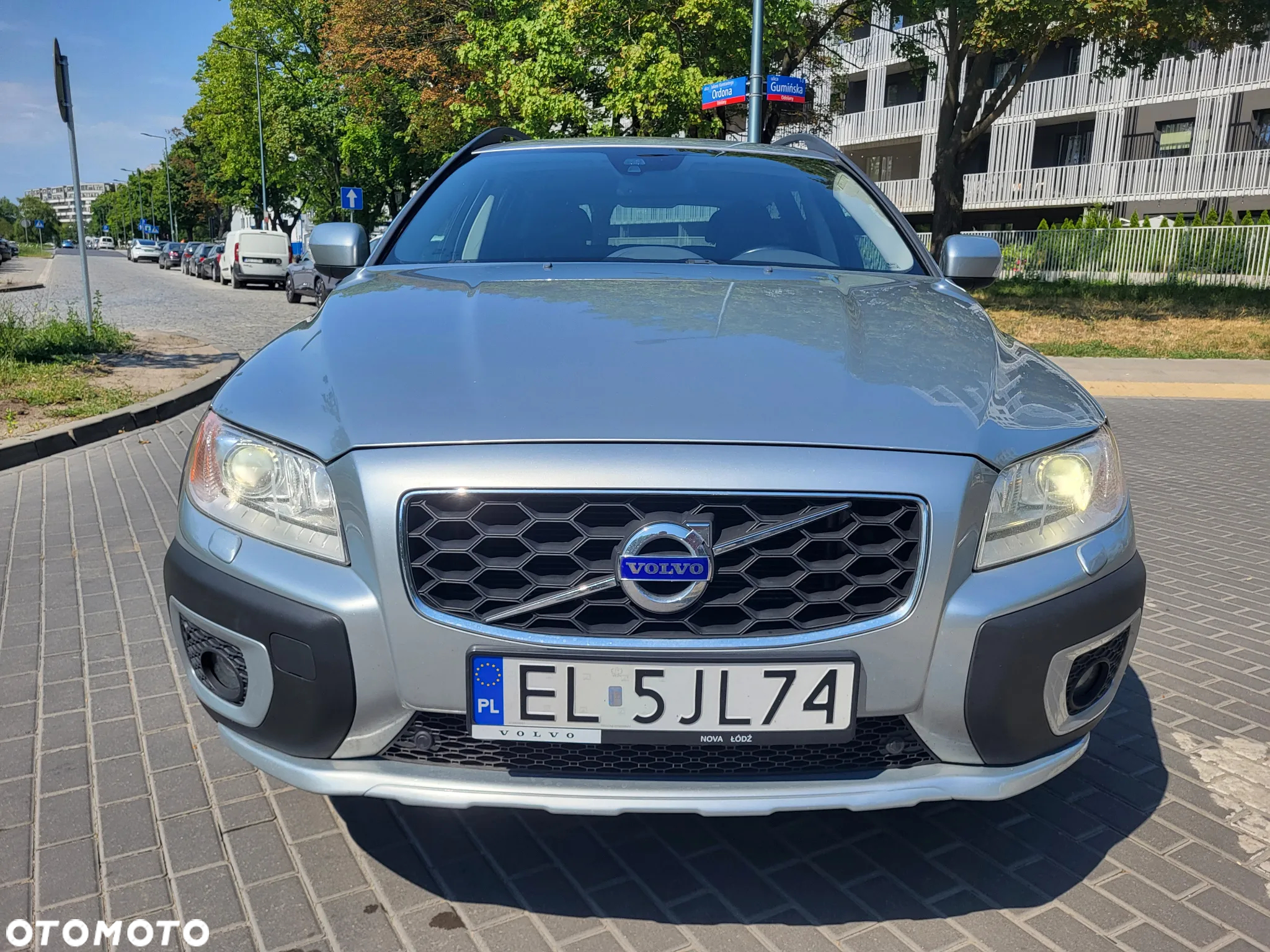 Volvo XC 70 T6 AWD Momentum - 2