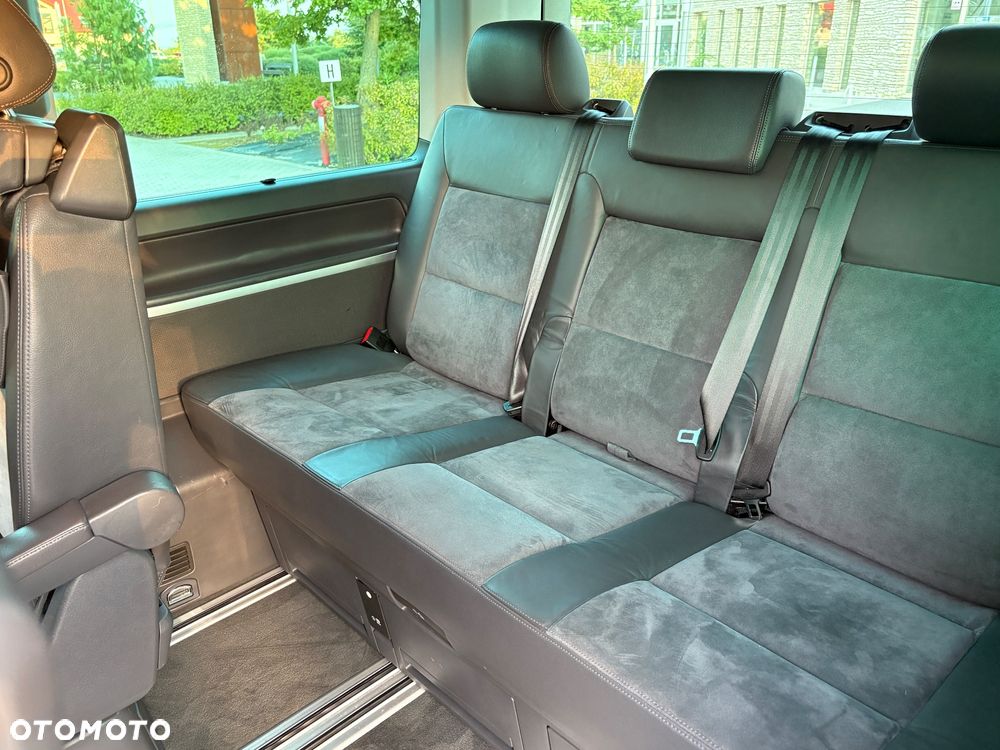 Volkswagen Multivan - 11
