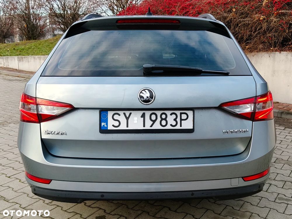 Skoda Superb 1.6 TDI DSG Ambition - 20