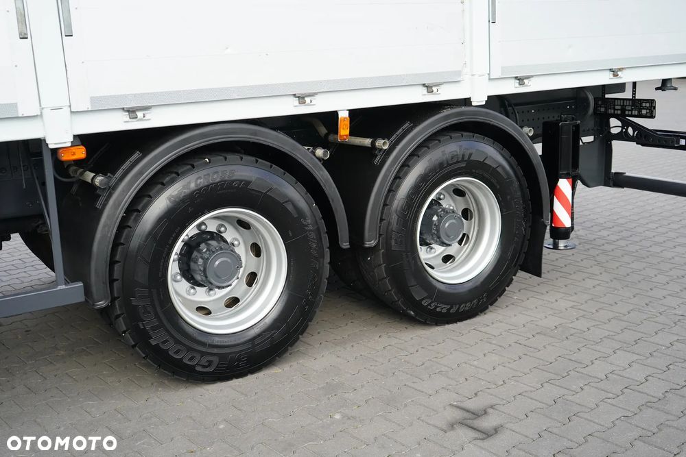 Renault PREMIUM / 370 / 6 X 4 / SKRZYNIOWY + HDS / HIAB 377 EP - 4 / PILOT - 38