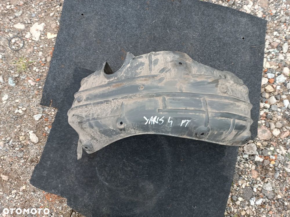 NADKOLE PRAWY TYŁ  TOYOTA YARIS IV - 3