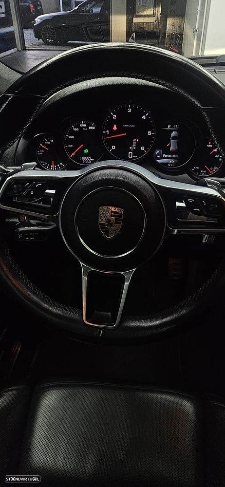 Porsche Cayenne Standard - 12