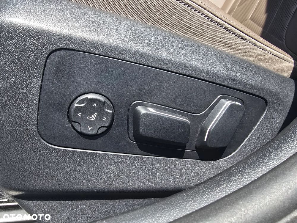 BMW Seria 5 520d xDrive - 27