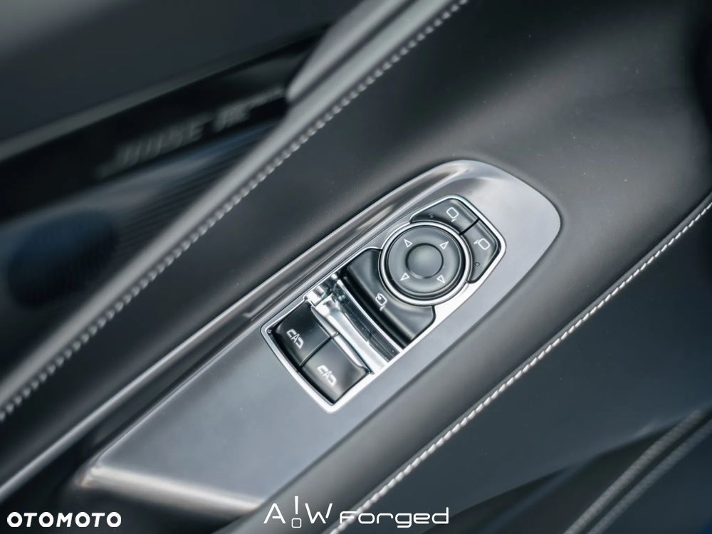 Chevrolet Corvette - 31