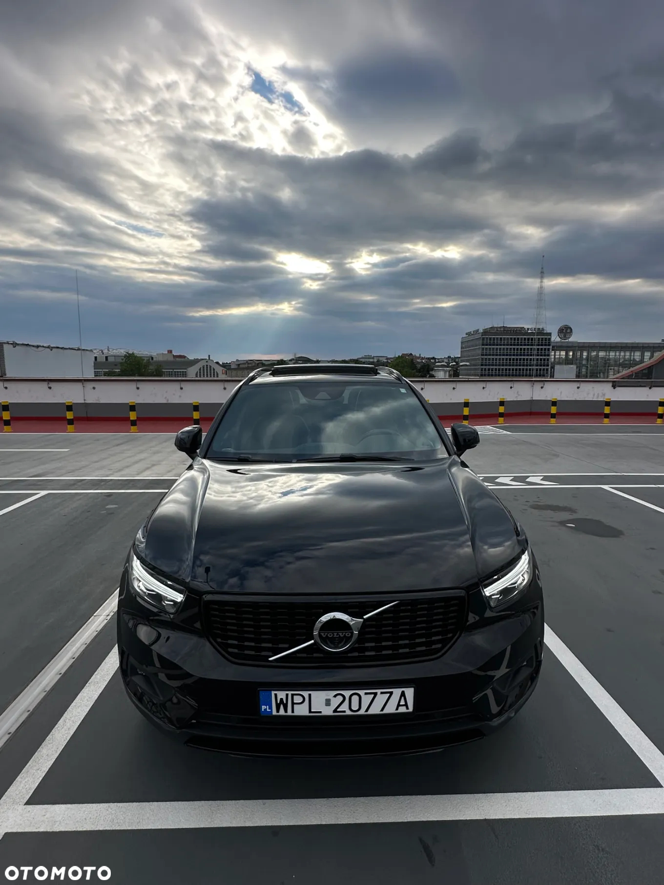 Volvo XC 40 T5 AWD R-Design - 4