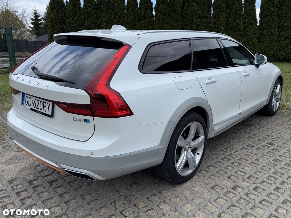 Volvo V90 Cross Country D4 AWD Ocean Race - 12