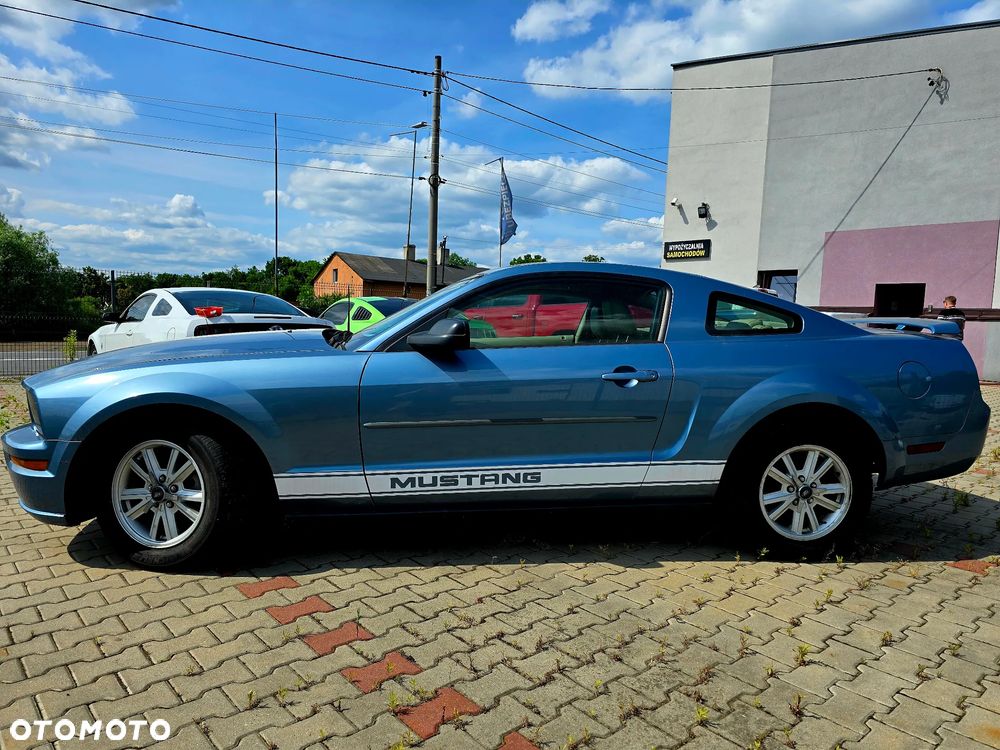 Ford Mustang - 4