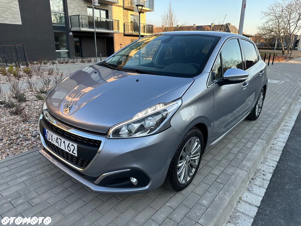 Peugeot 208 1.5 BlueHDi Allure S&S - 1