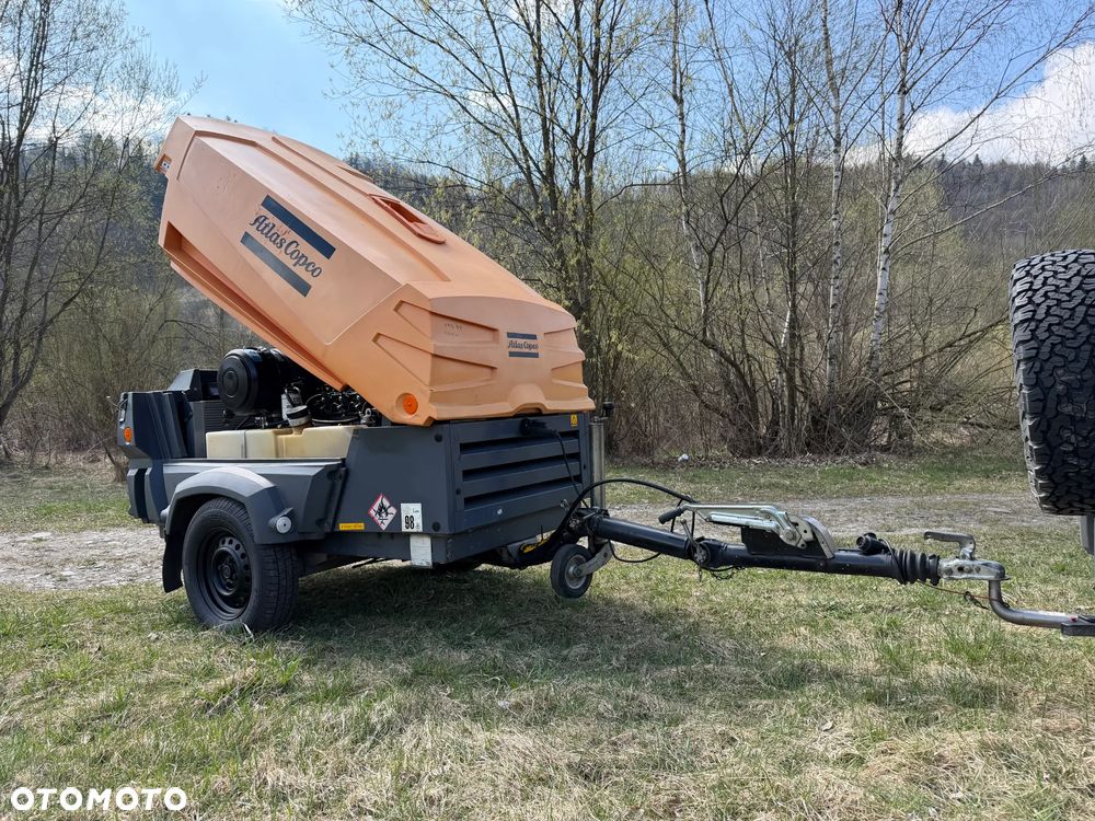 Atlas Copco XAS 97 Kompresor Śrubowy. Sprężarka. 5,5m3. Przyczepa mobilna jezdna do rejestracji. Silnik Deutz! jak Nowy 786 mtg. 2016rok. Import Norwegia! Chłodnica cyklonowa! NAOLEJACZ. Serwisowany w DEKRA Hamulec najazdowy. Opony z 2025roku. Zadbana Maszyna! OKAZJA - 28