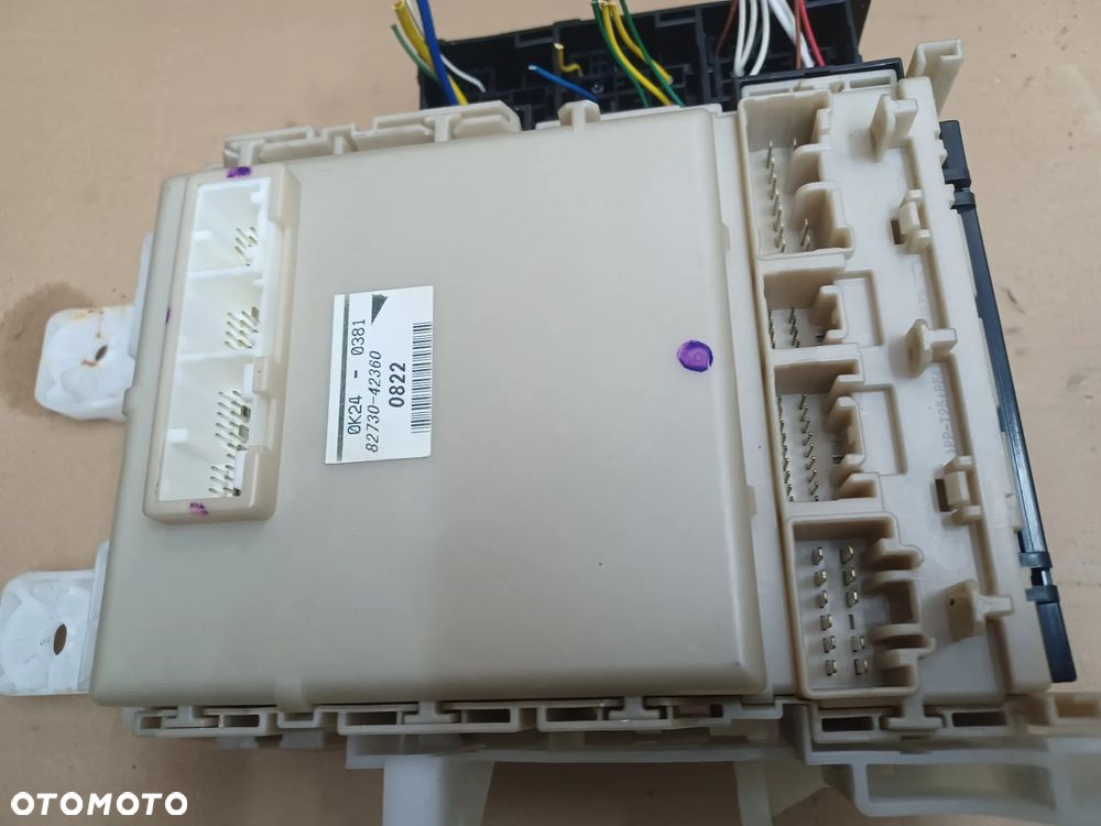 SKRZYNKA BEZPIECZNIKÓW RAV4 III 8273042360 - 1