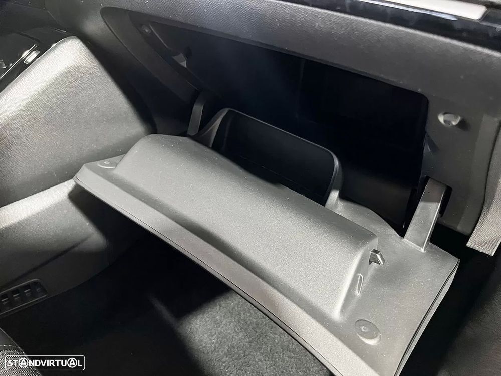 Peugeot e-2008 50 kWh Allure - 18