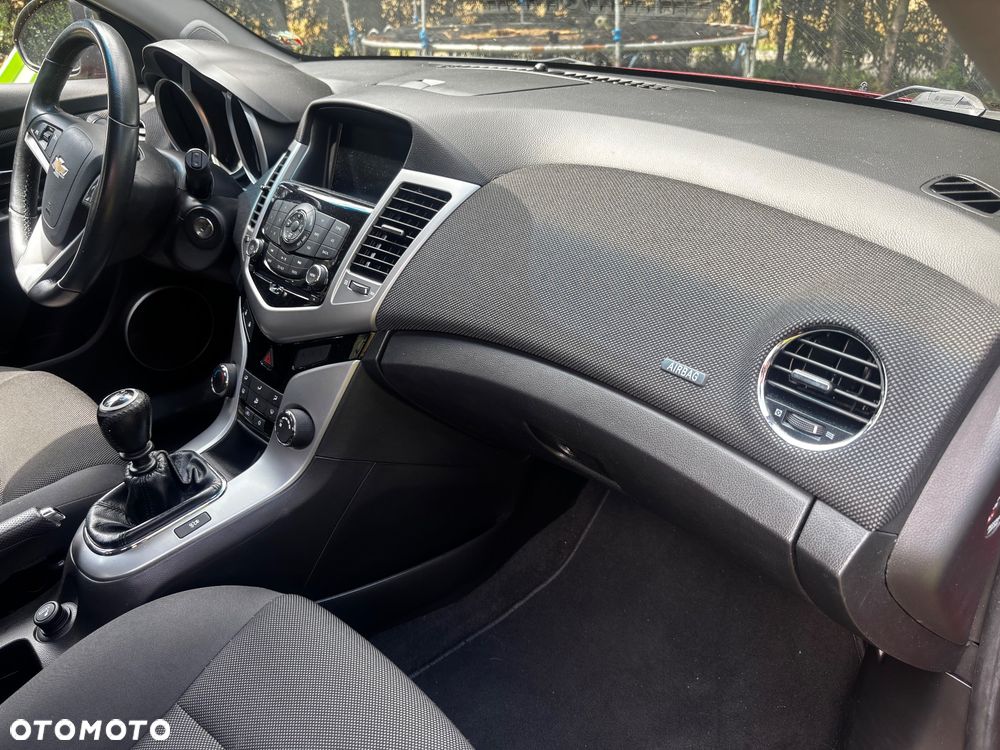Chevrolet Cruze - 12