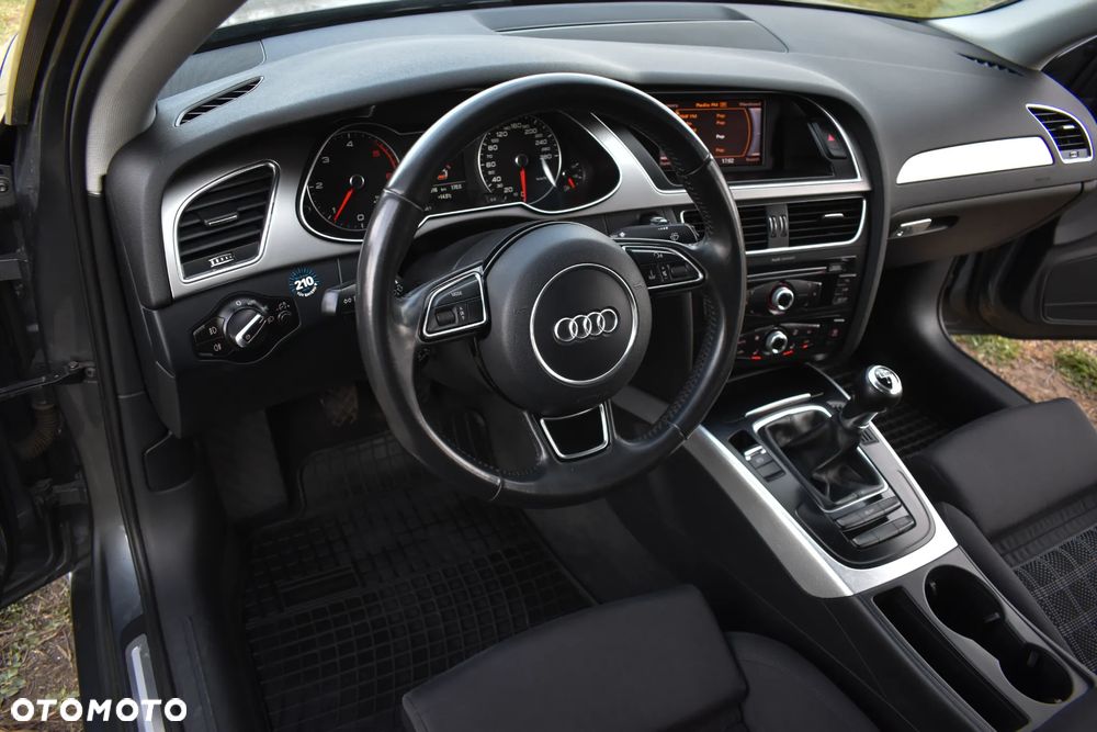 Audi A4 Limousine - 12