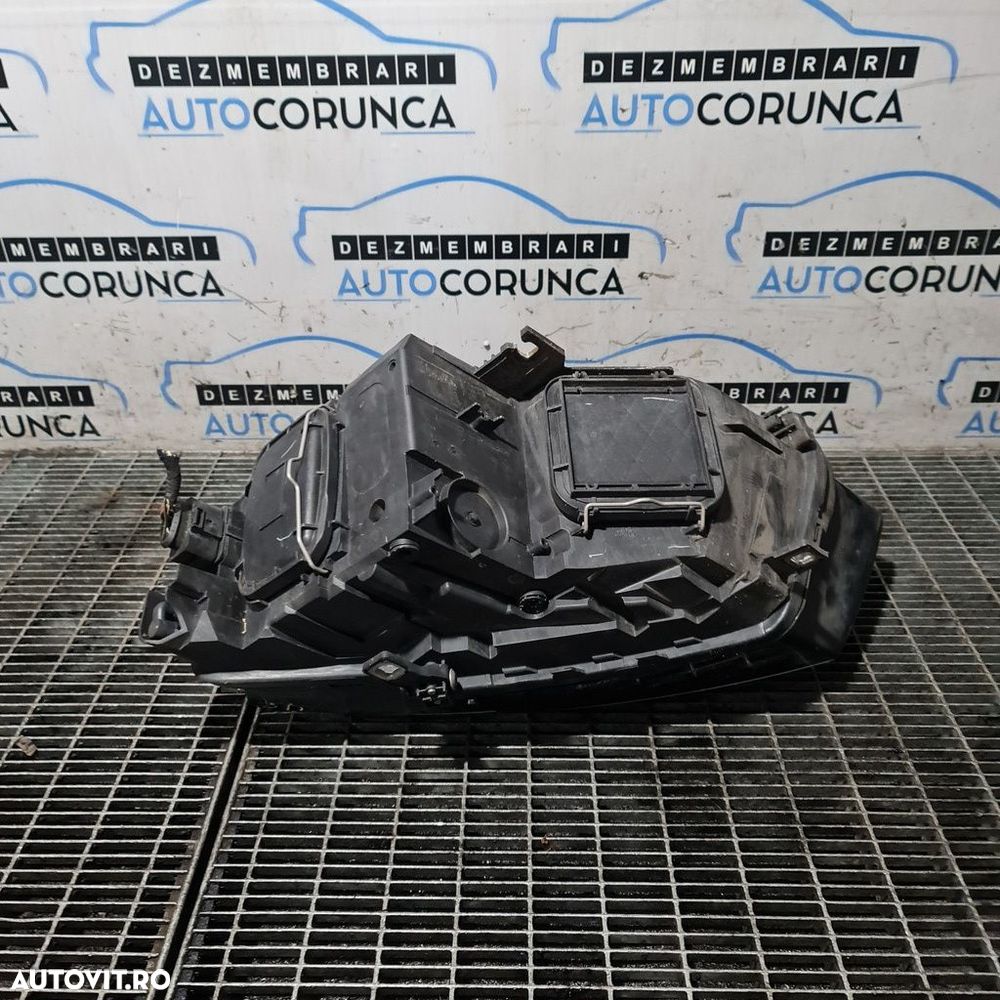 Far Dreapta AUDI Q5 2008 - 2015 SUV 4 Usi (1331) Fara xenon - 3