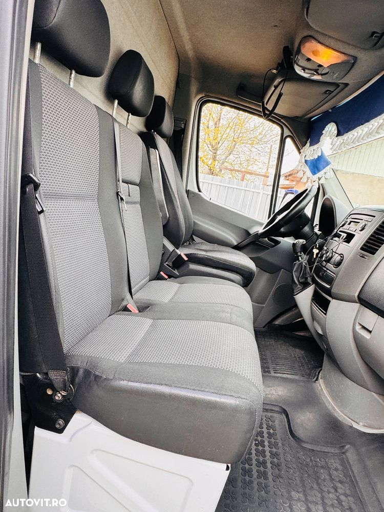 Mercedes-Benz Sprinter - 12