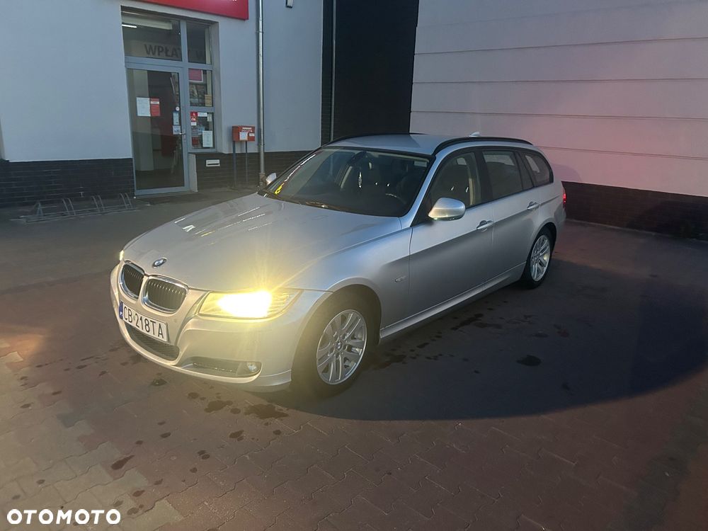 BMW Seria 3 318d DPF - 1
