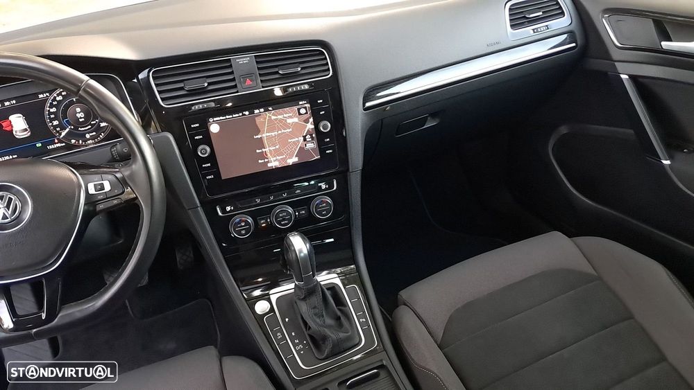 VW Golf 1.5 eTSI R-Line DSG - 26