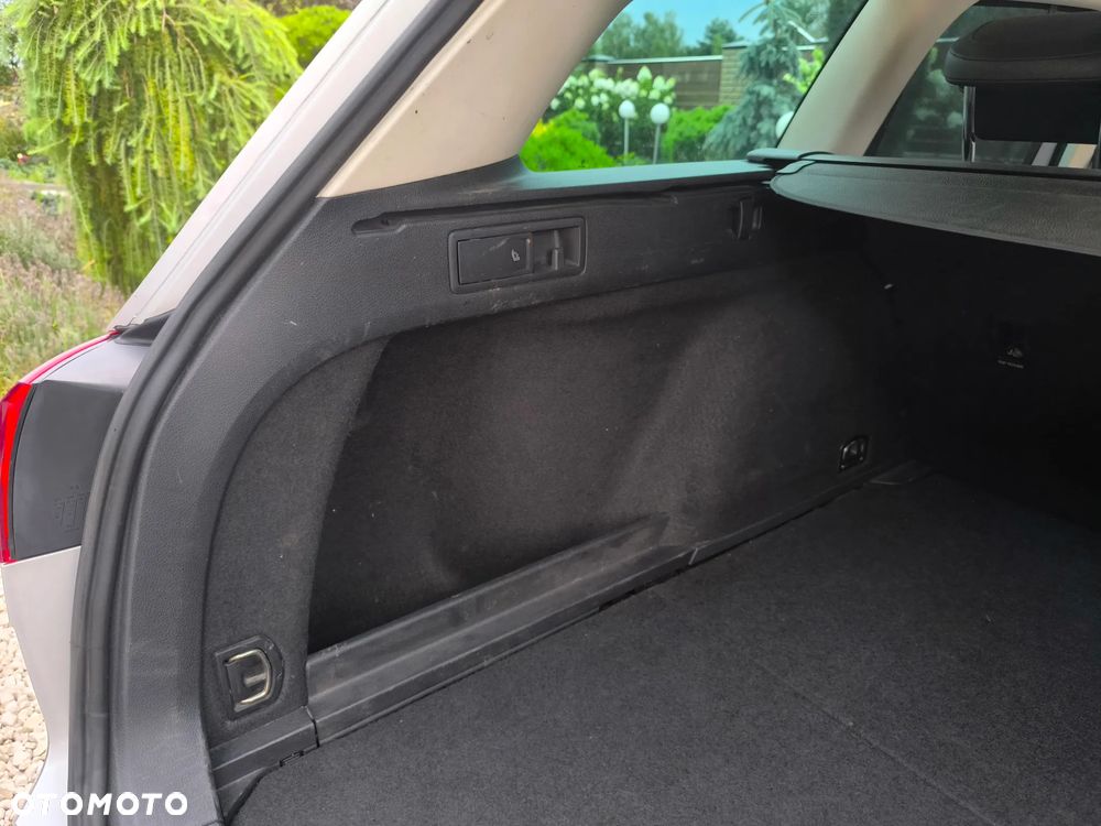 Volkswagen Passat 2.0 TDI SCR Highline - 14