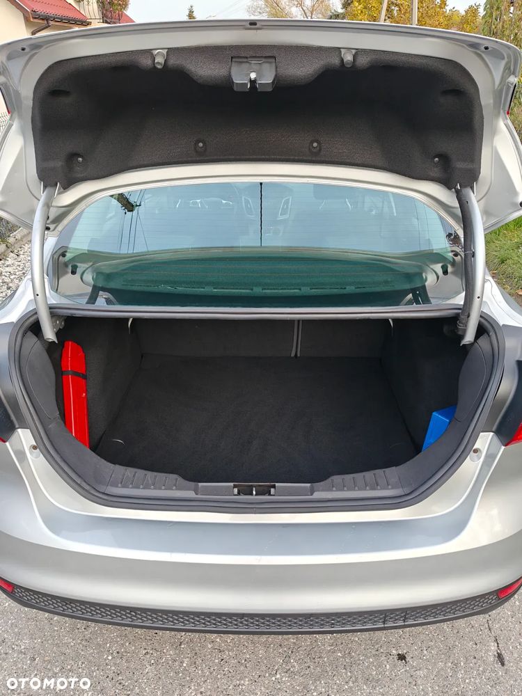 Ford Focus 1.6 Ambiente - 13