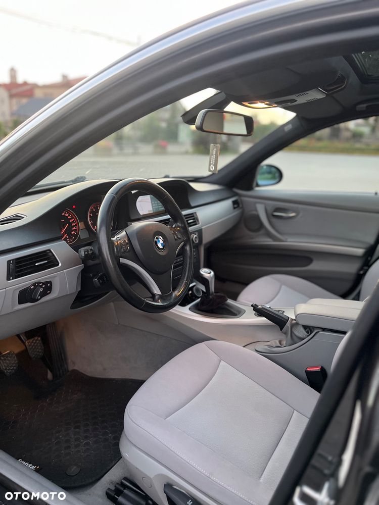 BMW Seria 3 325i xDrive - 12