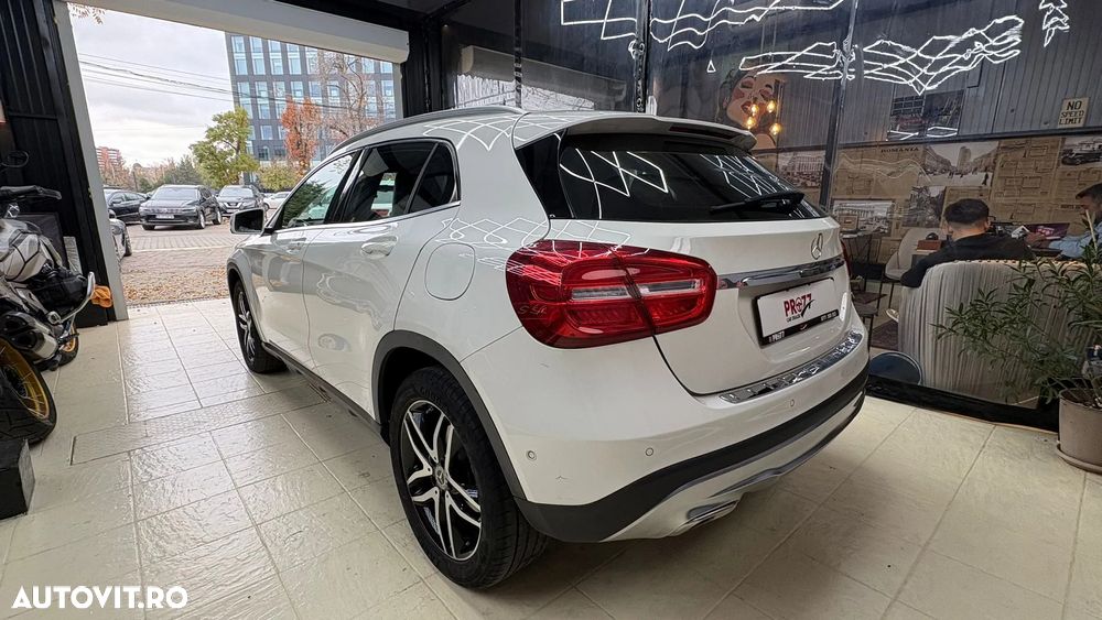 Mercedes-Benz GLA 200 d 4MATIC Aut. - 4