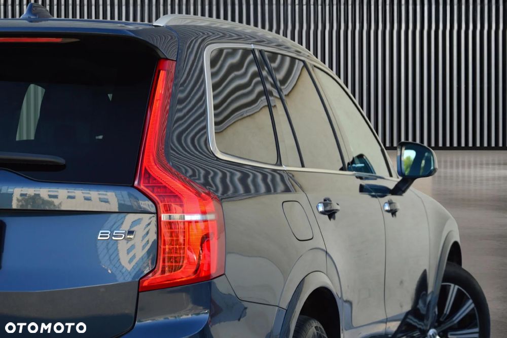 Volvo XC 90 - 9