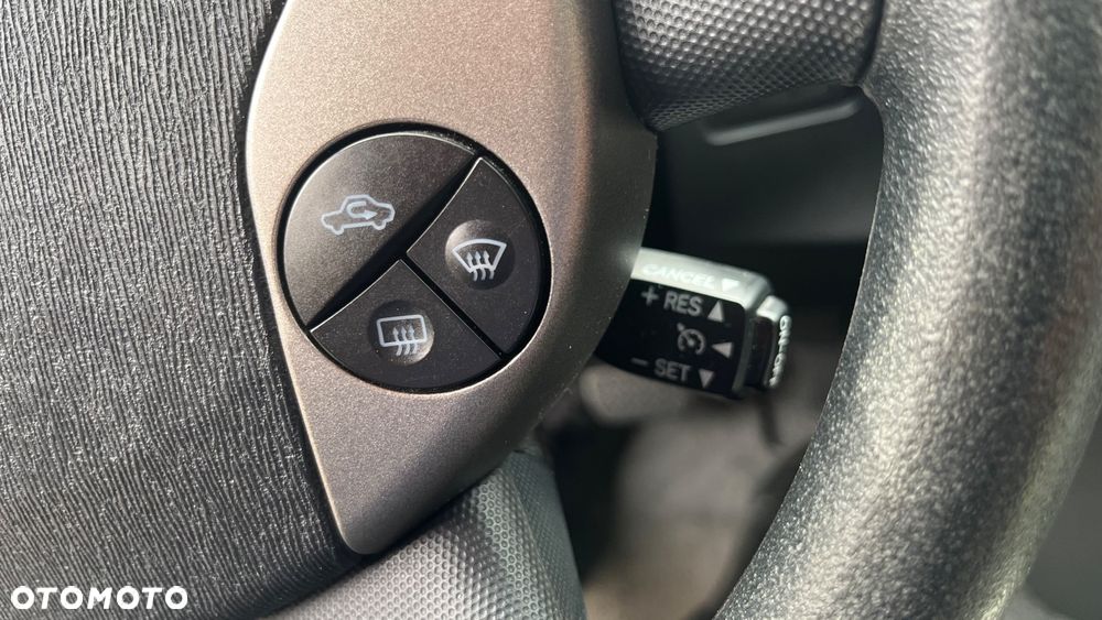 Toyota Prius 1.5 VVT-i Sol - 16