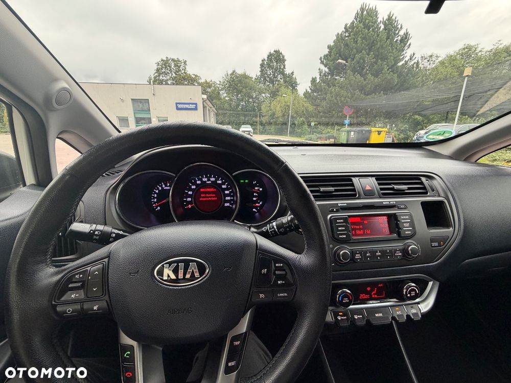 Kia Rio 1.2 Dream Team Edition - 20