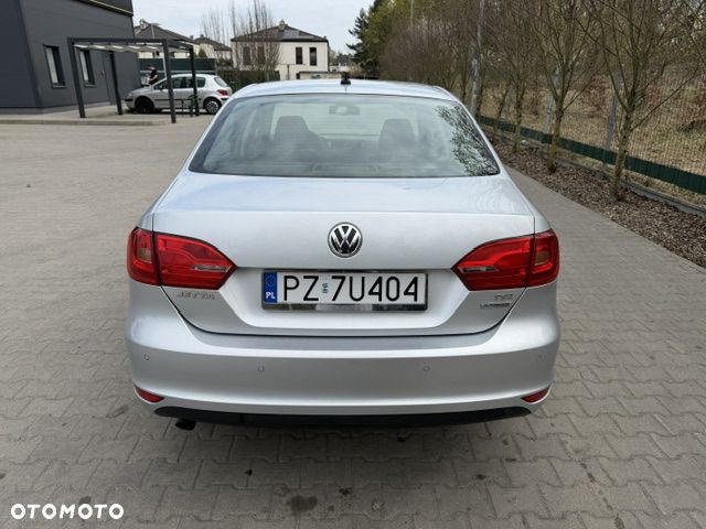 Volkswagen Jetta 1.2 TSI BlueMotion Technology - 4
