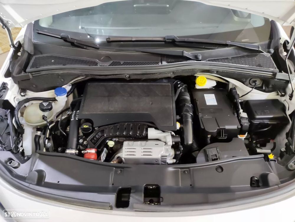 Peugeot 2008 1.2 PureTech GT Line EAT6 - 23