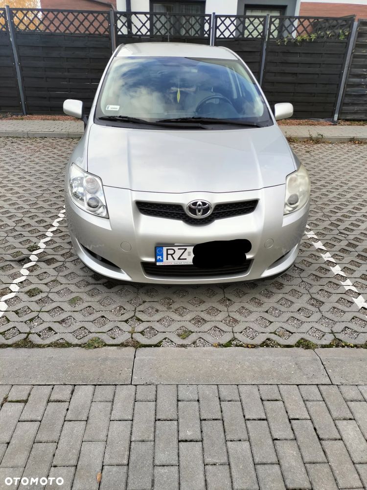 Toyota Auris - 2