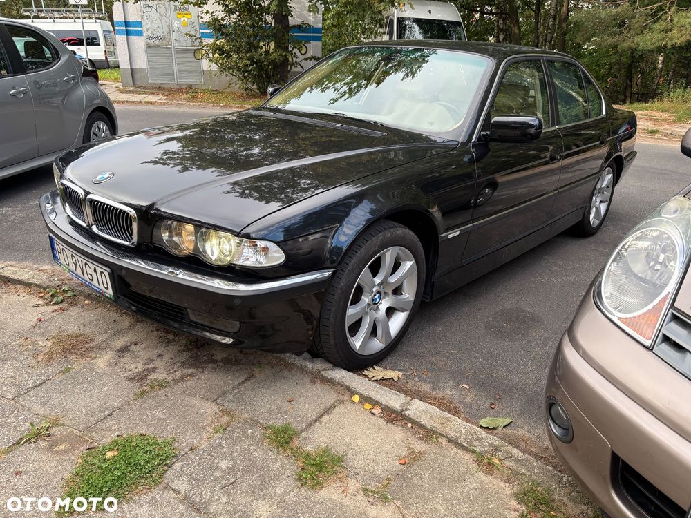BMW Seria 7 735i - 22