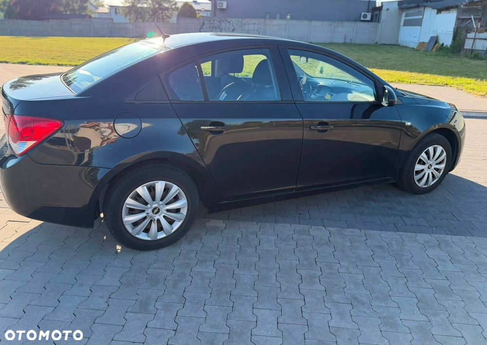 Chevrolet Cruze 1.8 Base - 2