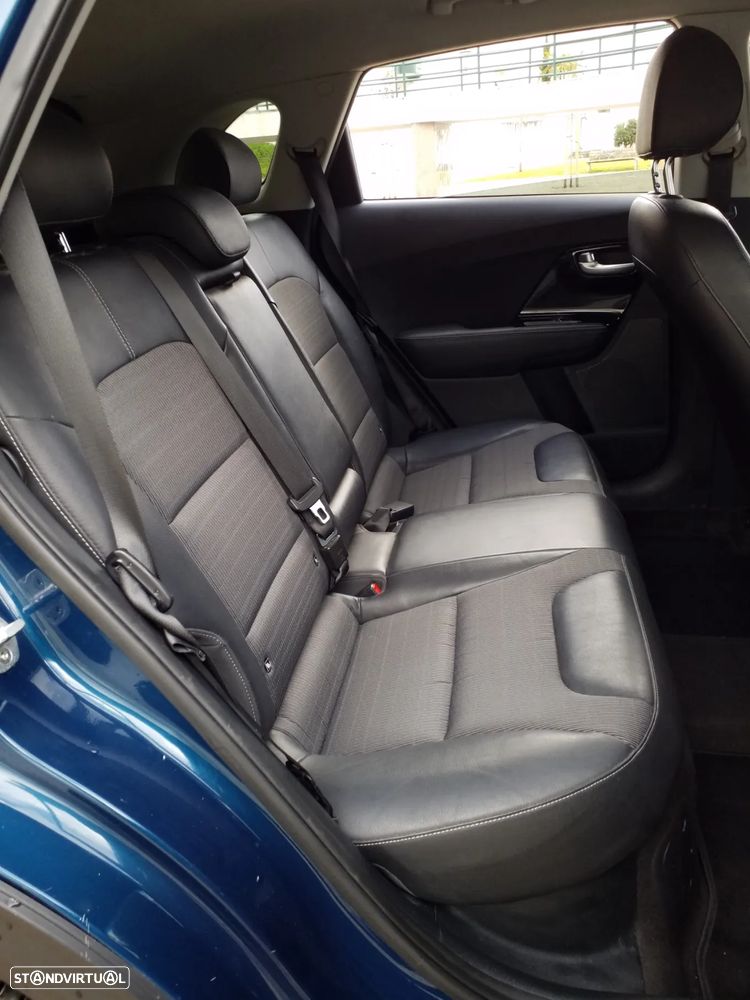 Kia Niro 1.6 GDi HEV - 16