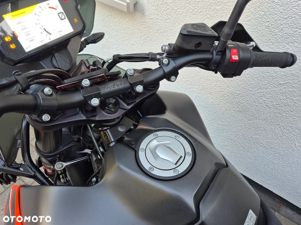 KTM Adventure 890 - 23