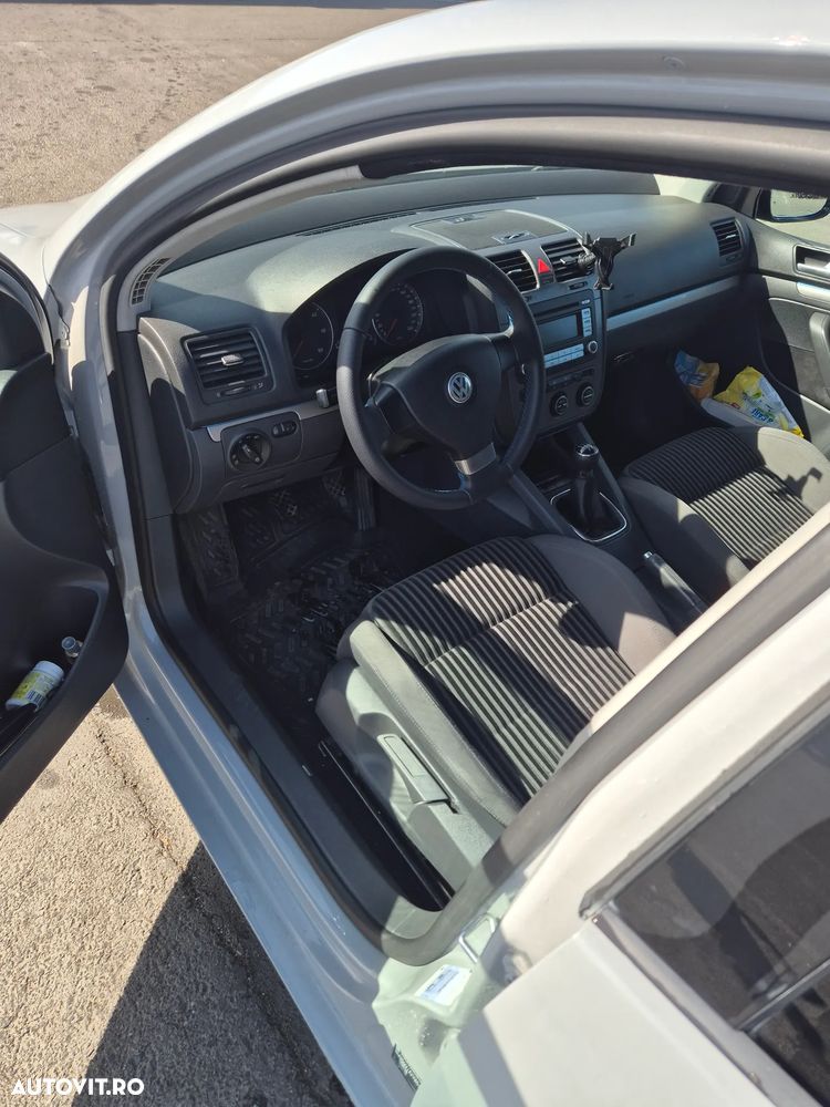 Volkswagen Golf 1.9 TDI Individual - 8
