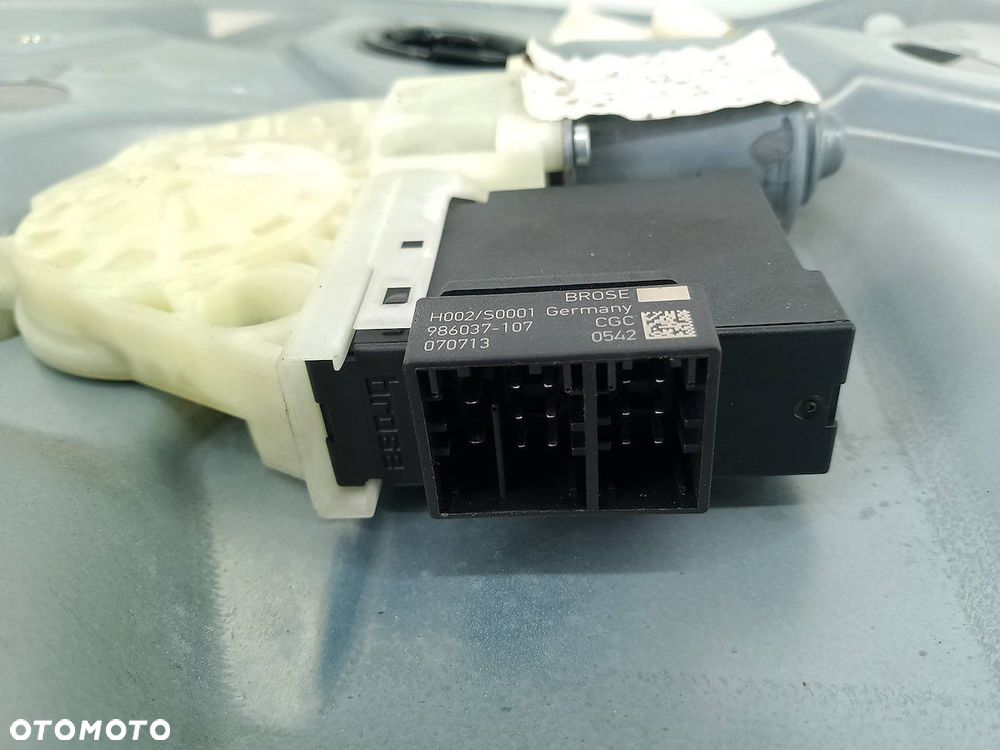 PODNOŚNIK SZYBY PRAWY TYŁ Z STELAŻEM SEAT IBIZA III 6L4839752AJ  6Q0959812B - 4