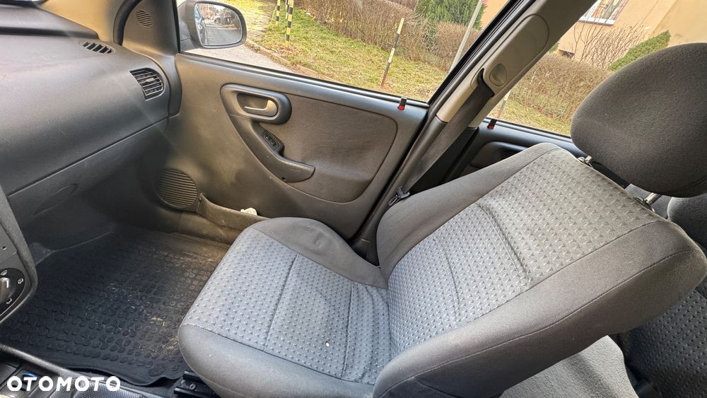 Opel Corsa 1.8 16V Sport - 8