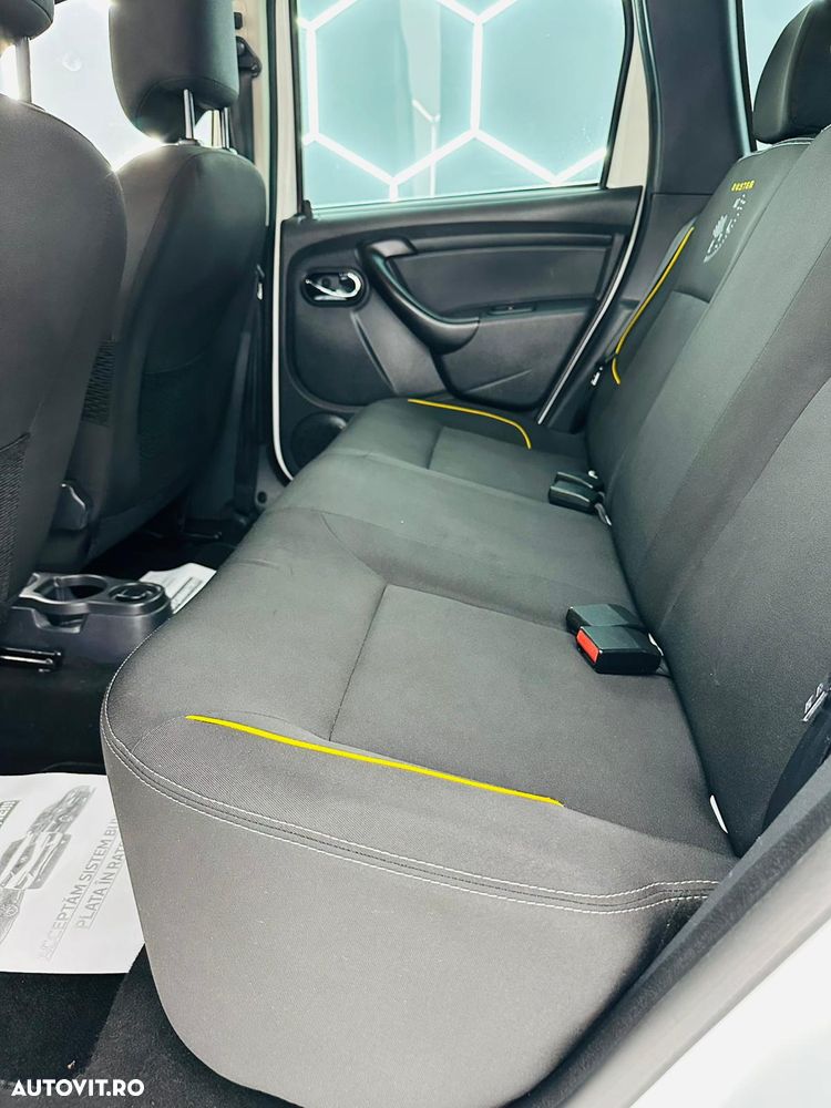 Dacia Duster dCi 110 FAP 4x2 Urban Explorer - 11