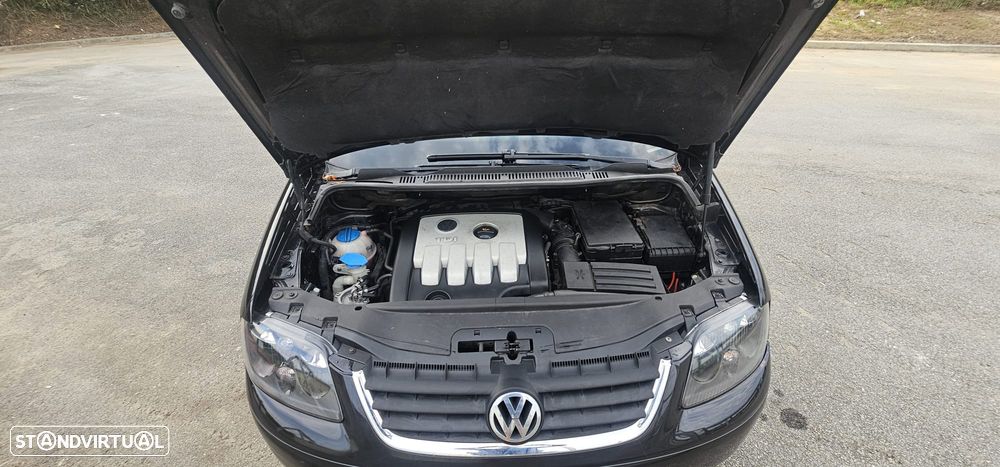 VW Touran 2.0 TDI Highline 7L - 4
