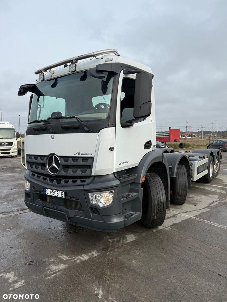Mercedes-Benz Arocs 3240 8x2 • 3 osie skrętne • Euro 6 • 2018 rok - 9