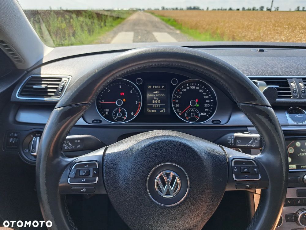 Volkswagen Passat 2.0 TDI Comfortline DSG - 10