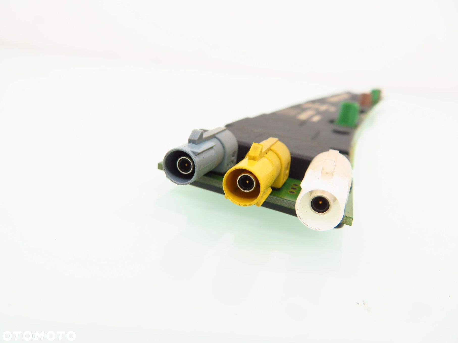 WZMACIACZ ANTENOWY AUDI A8 D3 4E0035225D - 3