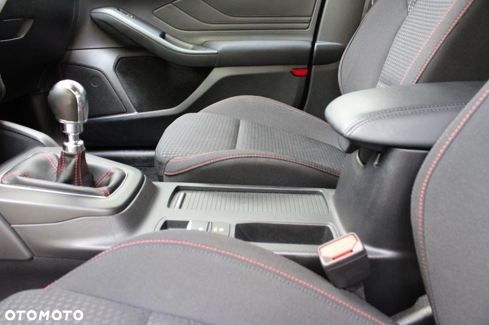 Ford Focus - 26