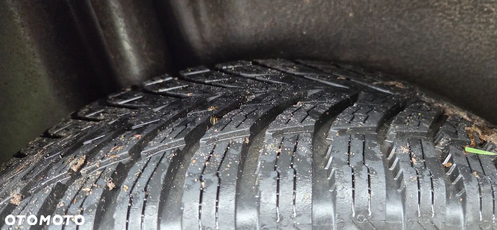 Skoda RAPID 1.2 TSI Active - 17