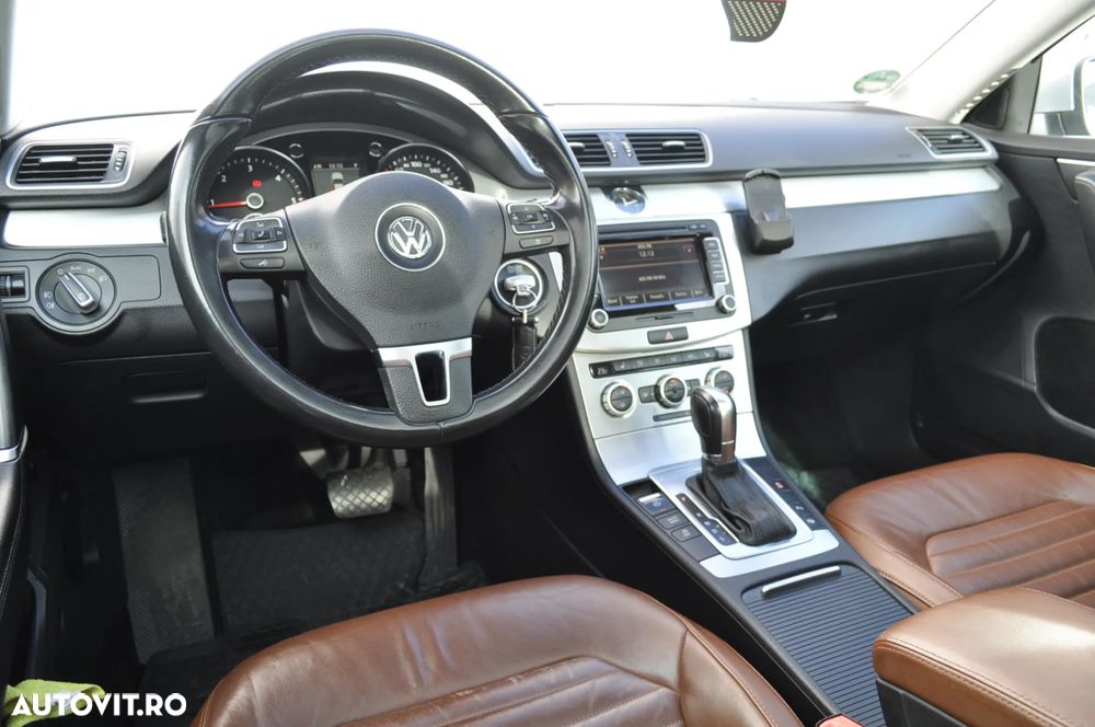 Volkswagen Passat Variant 2.0 TDI Blue TDI DSG Highline - 11