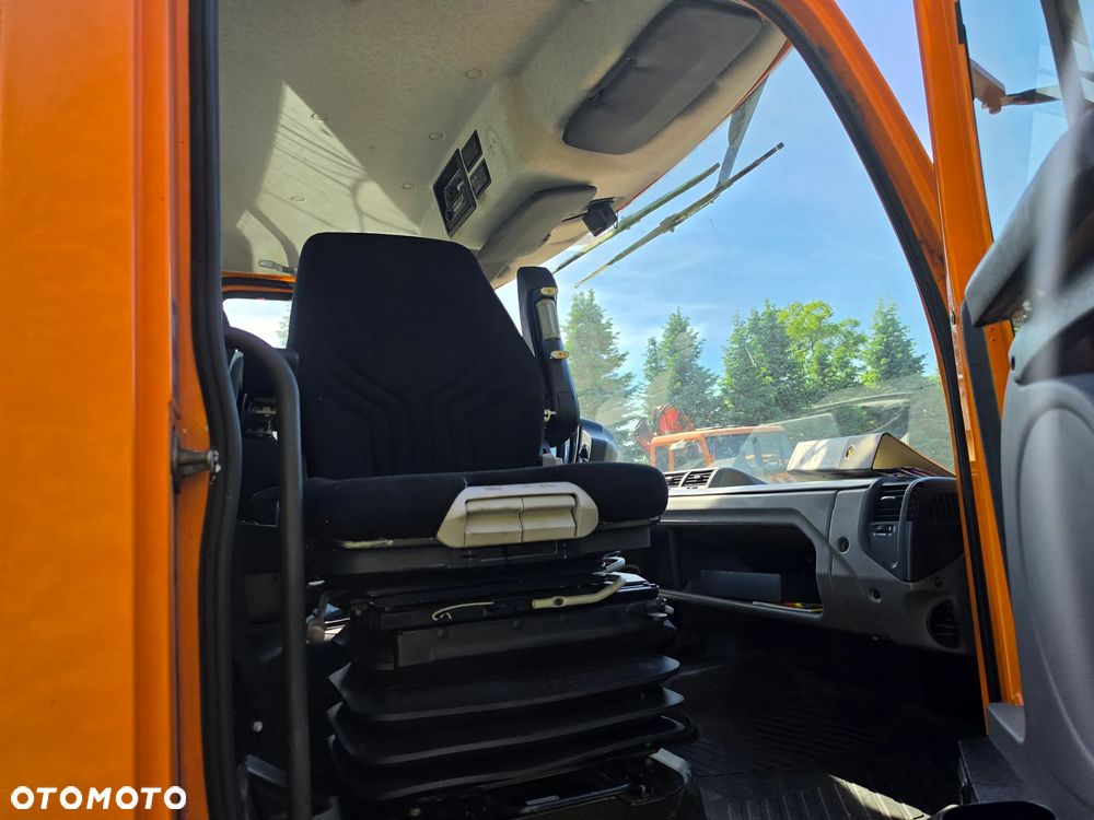 Unimog U527 - 22