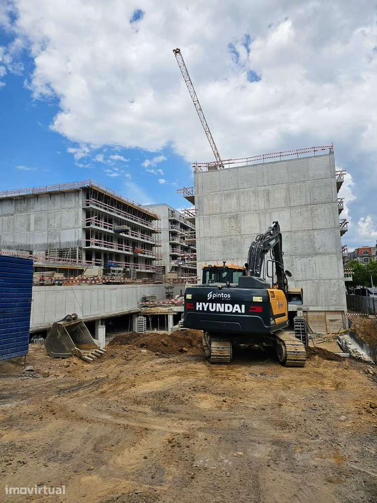 T2 Office Novo Último Piso c/ Lugar de Garagem em Oliveira do Douro - Grande imagem: 3/38