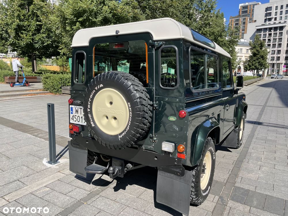 Land Rover Defender - 3