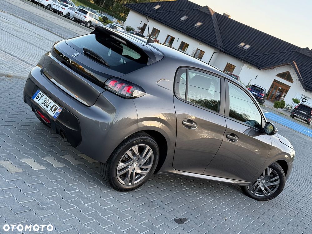 Peugeot 208 - 15